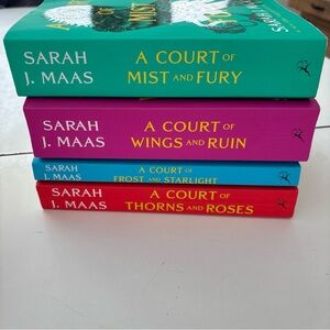 4/5 Court books  Book Set by Sarah J. Maas